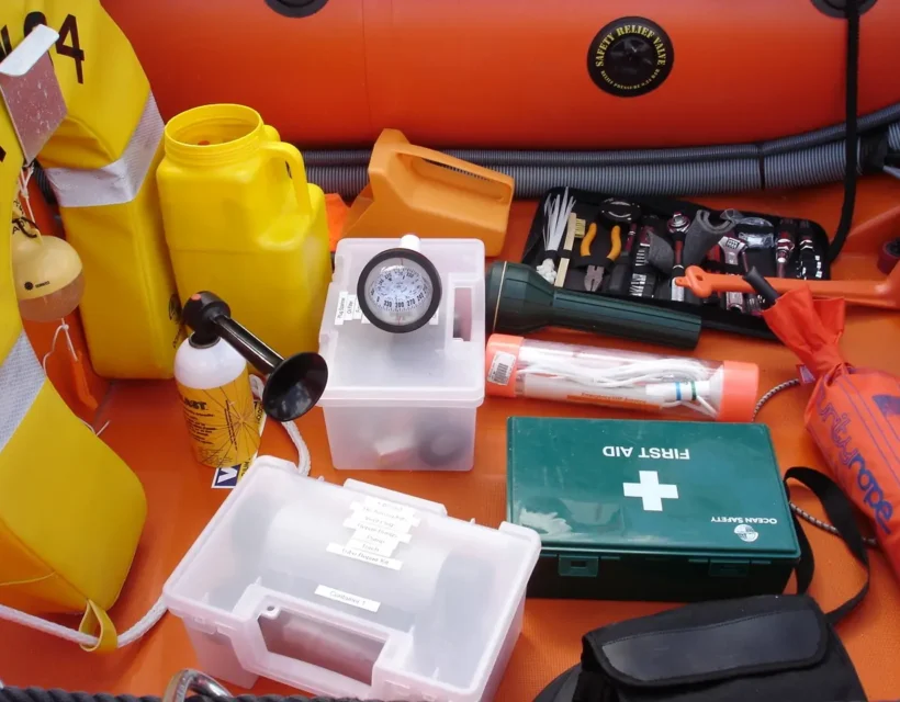 SAFETY EQUIPMENT SET SAFETY EQUIPMENT SET